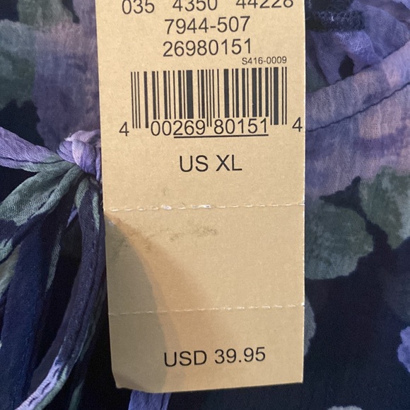 American Eagle Outfitters - Picture 8 of 8